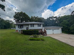 12777 Oak Leaf Dr, Versailles, MO 65084