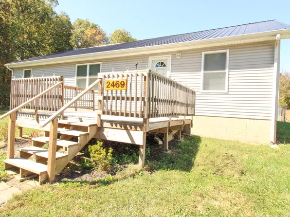 2469 Country Manor St, North Vernon, IN 47265