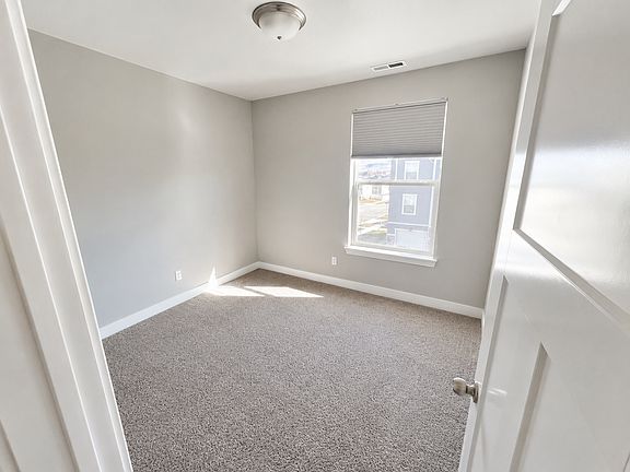 3rd image of 1806 W Newcastle Ln #B304