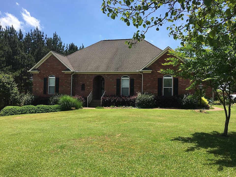 1st image of 150 Lakes Dr S