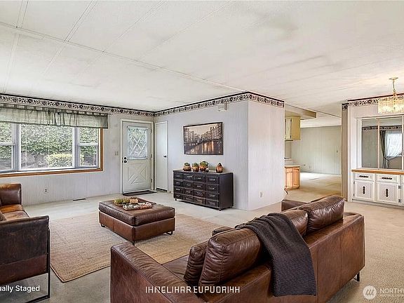 2nd image of 17044 Woodcrest Drive NE