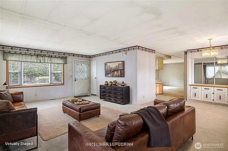 3rd image of 17044 Woodcrest Drive NE