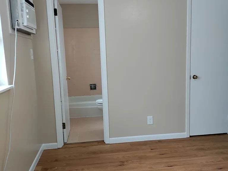 Twin Oaks Apartments — Photo 2