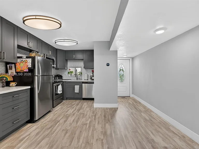 681 S Hollybrook Dr #310 — Photo 1