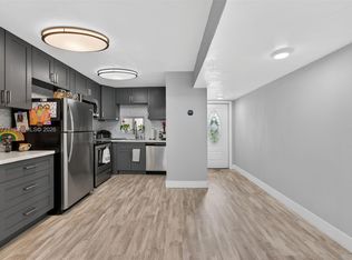 681 S Hollybrook Dr APT 310, Pembroke Pines, FL 33025