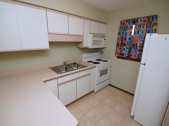2nd image of 3784 Cedarwood Ct