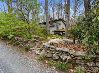 4 Chestnut Ridge Rd, Candler, NC 28715