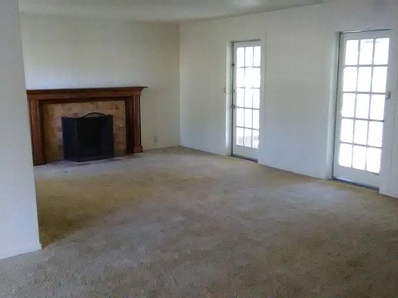 5th image of 1298 Oak Dr
