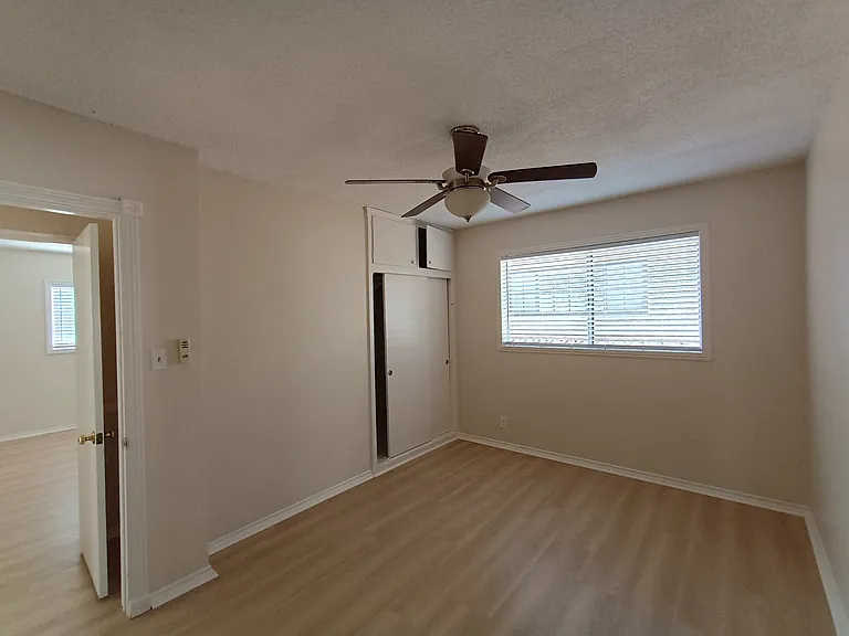 4227 W 133rd St #B — Photo 3