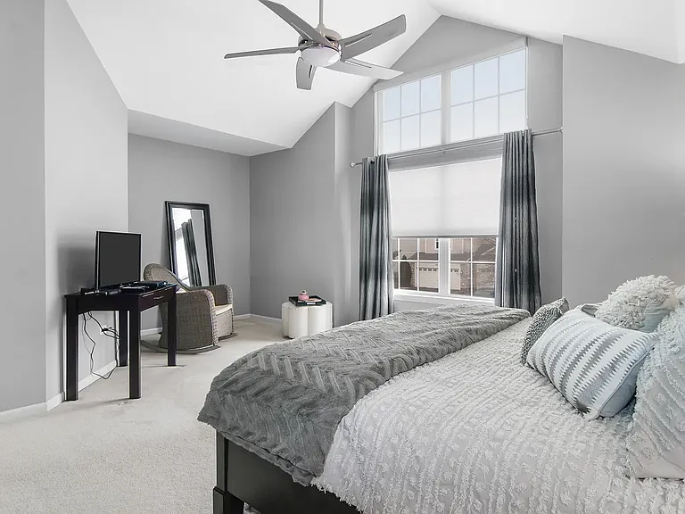 423 Vaughn Cir — Photo 14