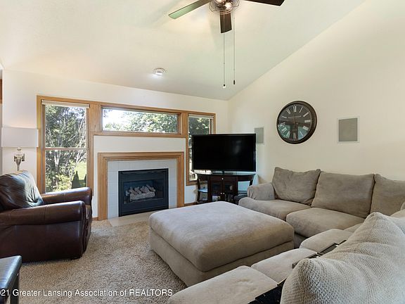 3rd image of 2135 Aspenwood Dr
