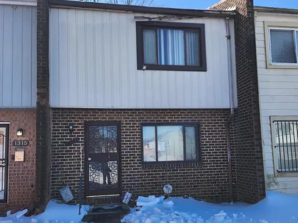 1317 Barnaby Ter SE, Washington, DC 20032