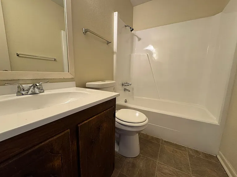 2202 Hunt Dr — Photo 25