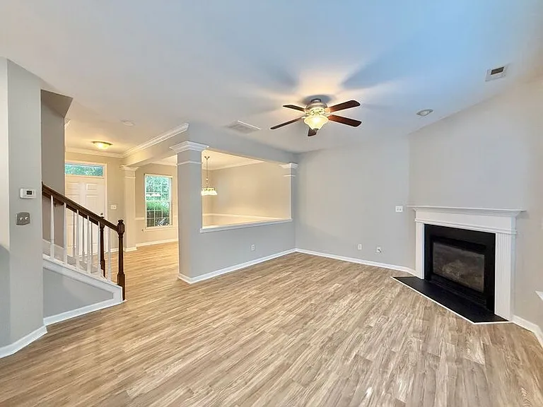 2113 Trefoil Ln — Photo 5