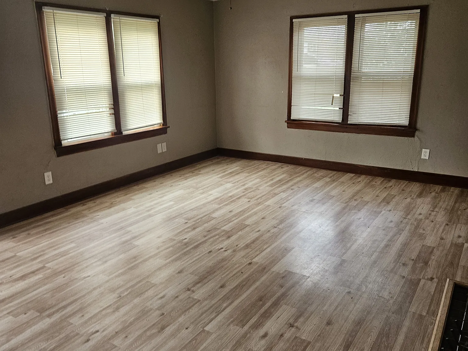 2 bed, 1037 sqft, $1,200 — Photo 4
