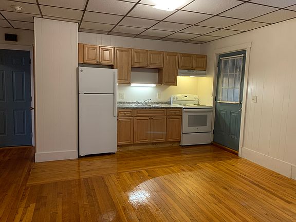 3rd image of 11 Park St #4