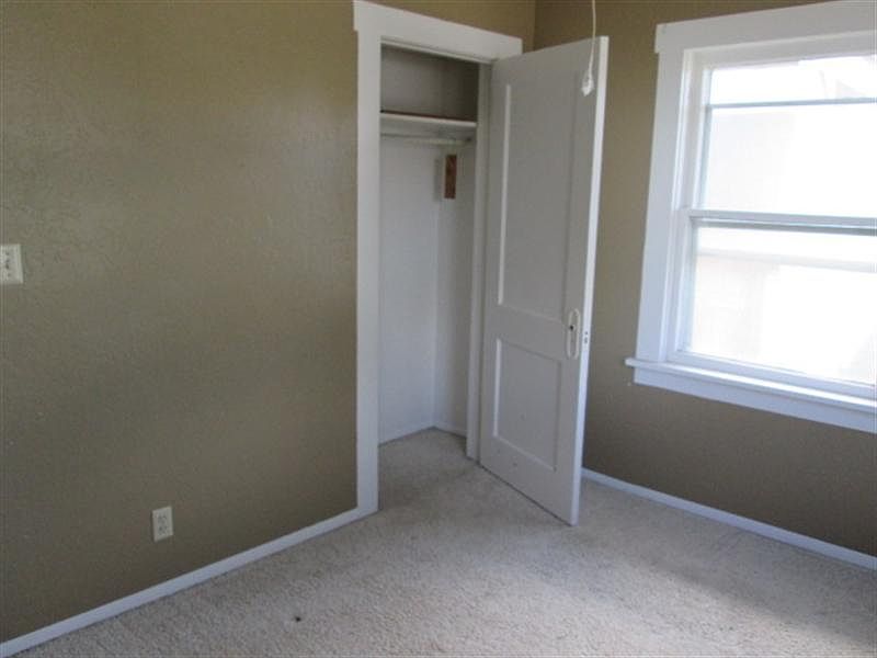 2nd image of 425 Broadway Ave N