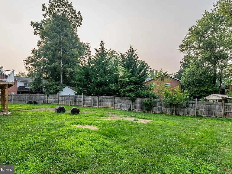 8321 Raymond Ln — Photo 37