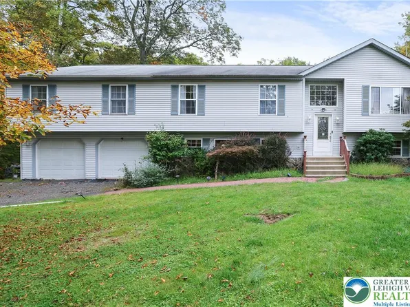 303 Lakefield Ter, Stroudsburg, PA 18360