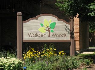 2001 Tall Oaks Dr APT 2B, Aurora, IL 60505