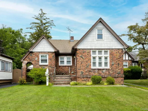 86 N Bayview Avenue, Freeport, NY 11520