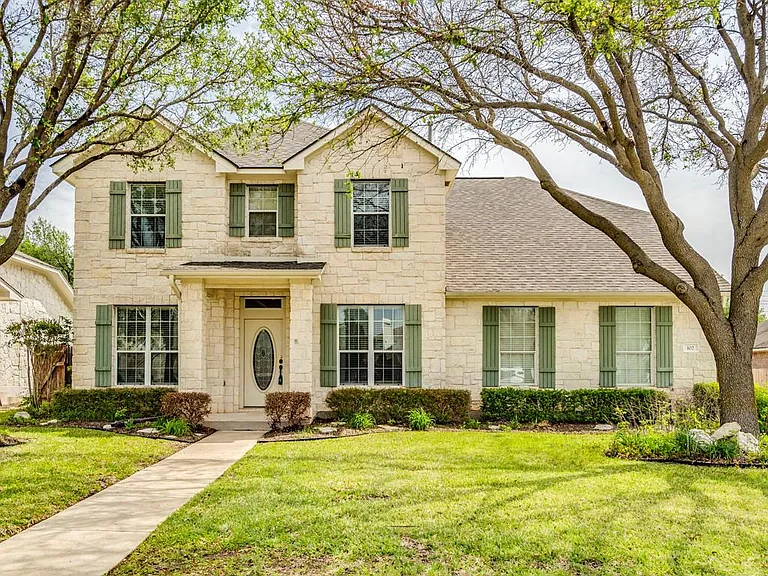 102 Trailridge Dr — Photo 1
