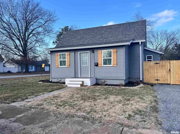 908 W Goodall St, Marion, IL 62959