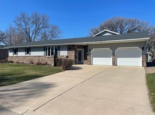 1613 Bunker Hill Rd, Albert Lea, MN 56007