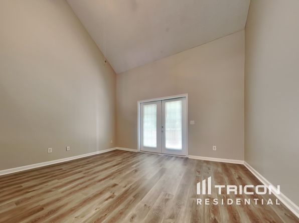 2014 Meadow Walk Dr, Monroe, GA 30656