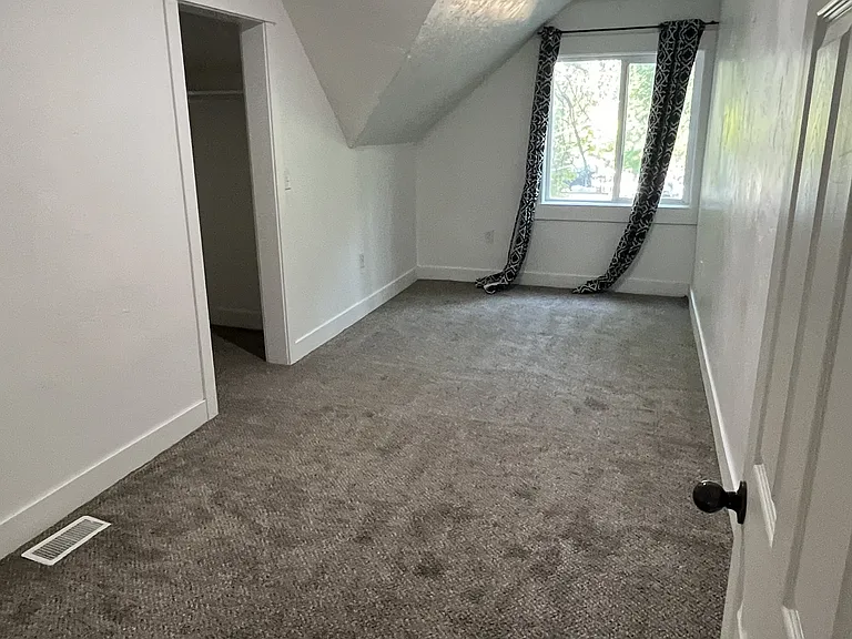 568 W 300 N #1 — Photo 10