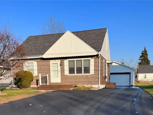 12 Linden St, Massena, NY 13662