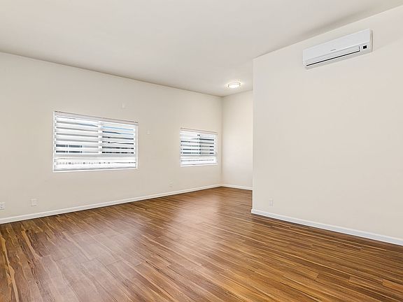 2nd image of 285 N Oakland Ave APT 7