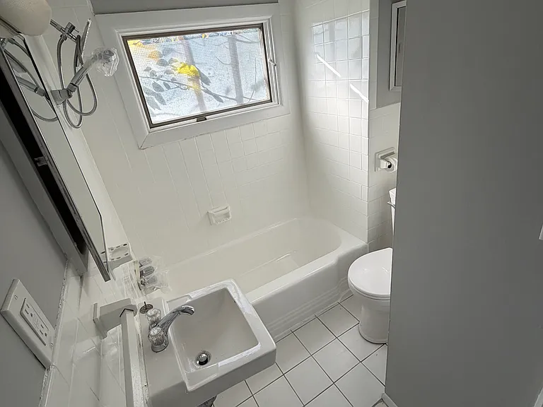 86 Maple St — Photo 10