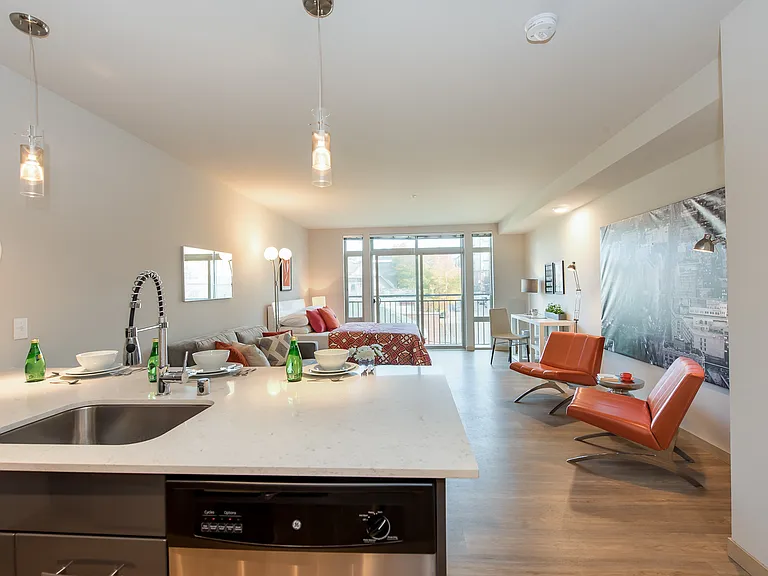 Zephyr Apartments — Photo 103