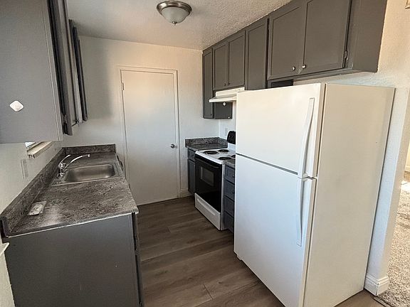 5th image of 221 E Edison St #0