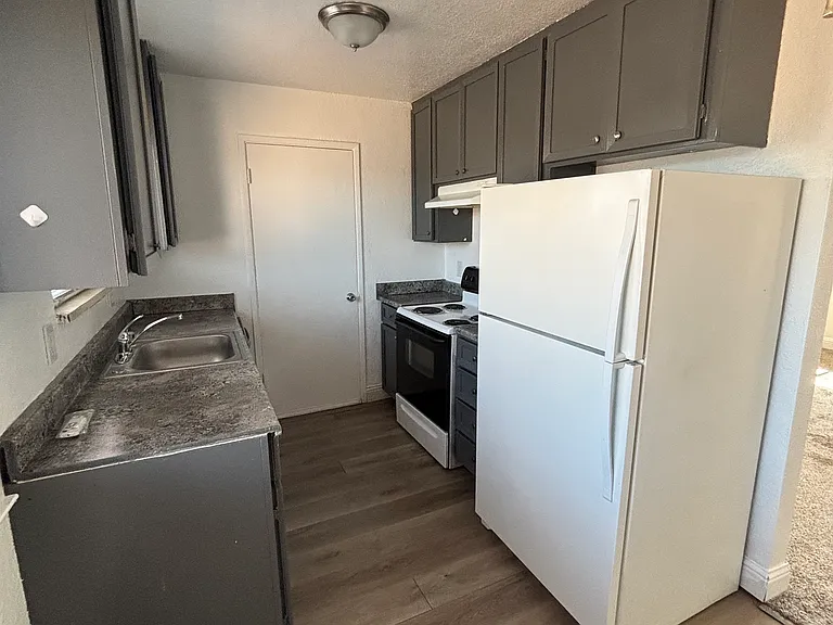 221 E Edison St #0 — Photo 5