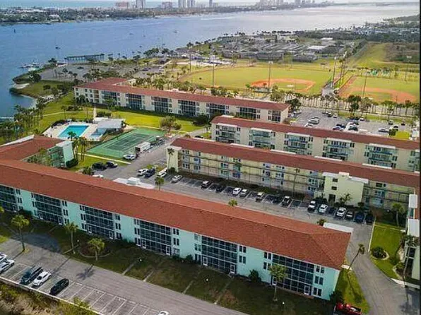 719 S Beach St #103, Daytona Beach, FL 32114
