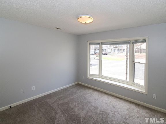 2nd image of 129 Forest Oaks Dr