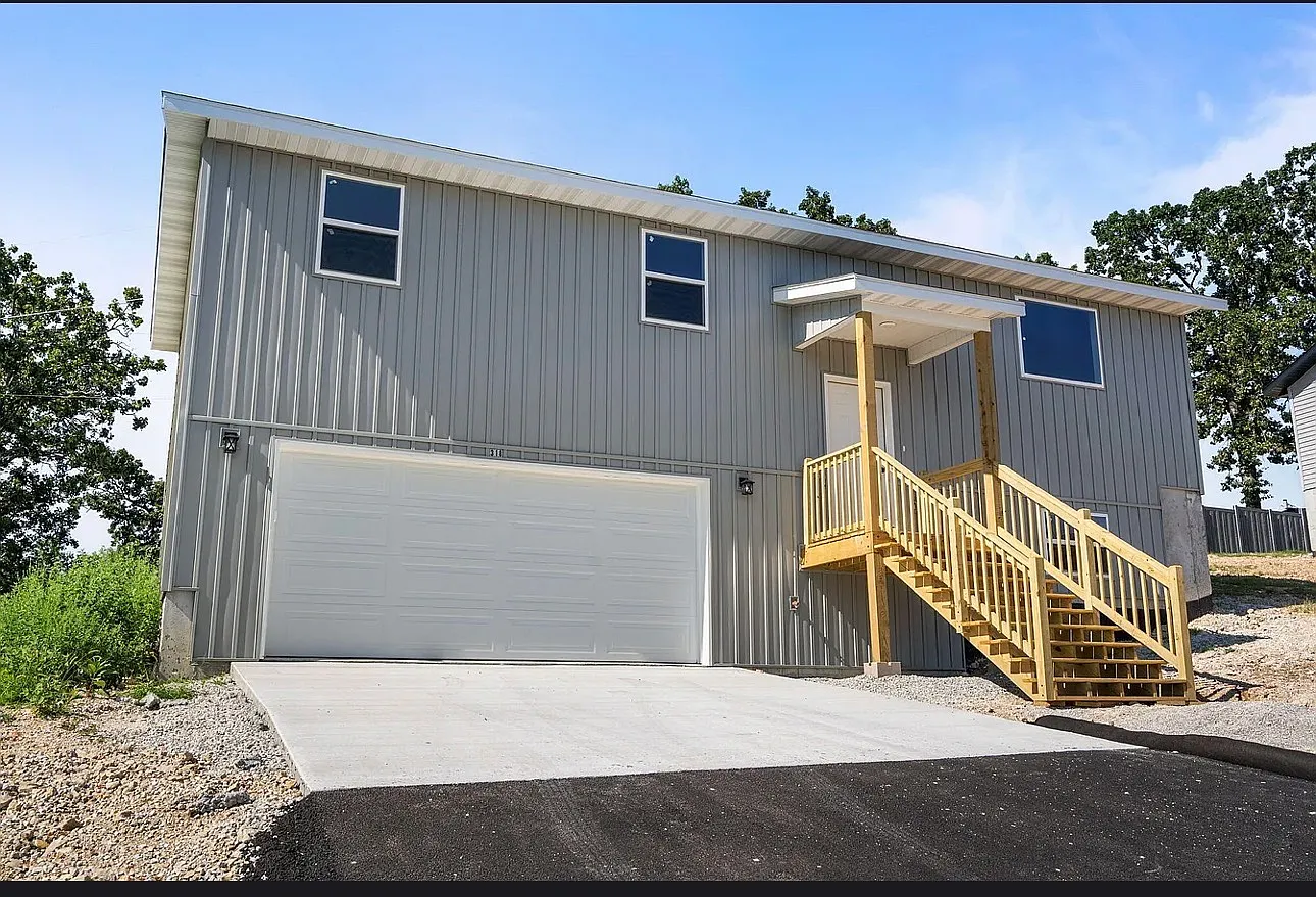 3 bed, 1800 sqft, $2,000 — Photo 1