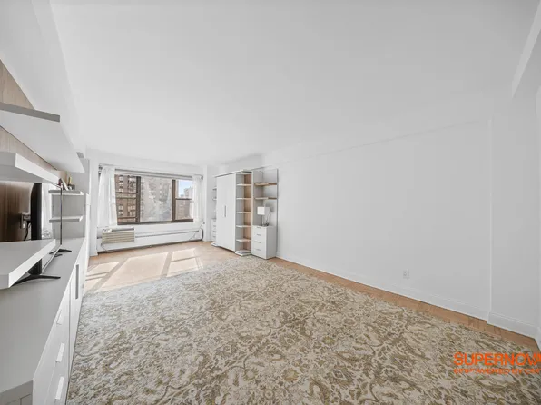 2 Tudor City Place image 2 of 11