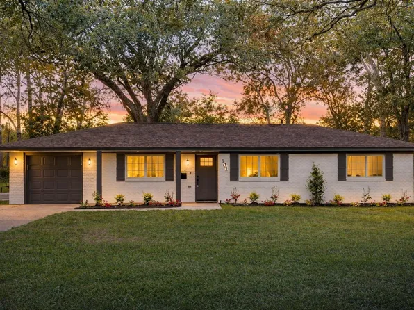 701 Cannan Dr, Angleton, TX 77515