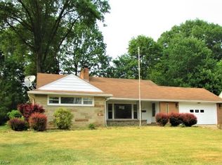 3188 Oran Dr, Youngstown, OH