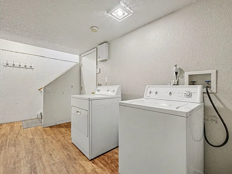 4594 E Kentucky Pl — Photo 16