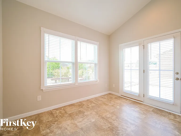 1620 Brockton Ln — Photo 5