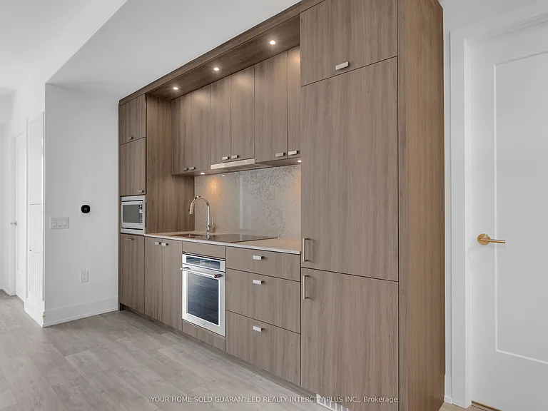 858 Dupont St #717 — Photo 18