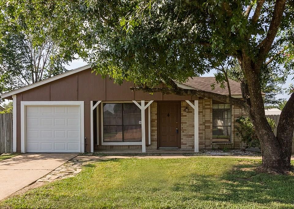1st image of 24230 Wild Horse Ln