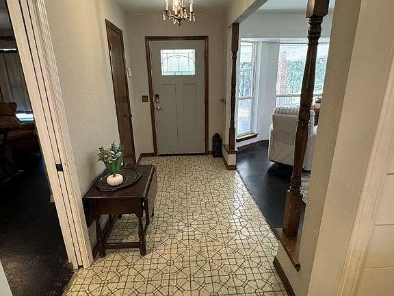2nd image of 3815 N Timberline Dr