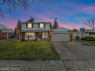 3447 Pall Dr, Warren, MI 48092