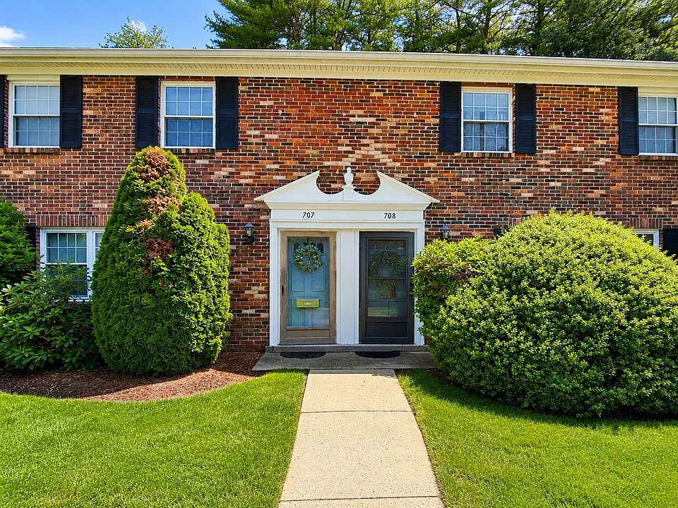708 Windsor Dr