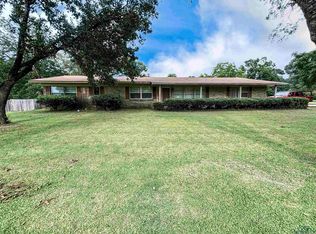 803 S Elm St, New Boston, TX 75570
